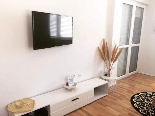 Apartment La Eva Pag - One Bedroom Apartment with Balcony and Sea view