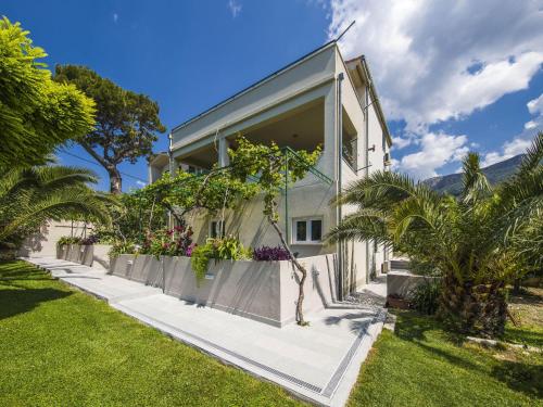 Villa Dvori Vi kovi-Seven Bedroom Villa with Swimming Pool