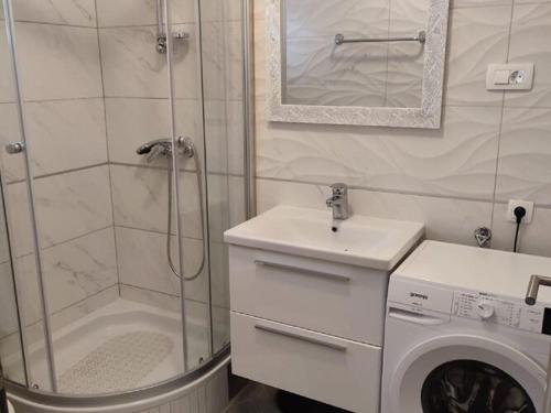 Apartments Pezo - Two Bedroom Apartment with Balcony
