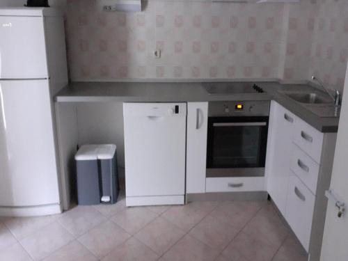 Apartments Pezo - Two Bedroom Apartment with Balcony