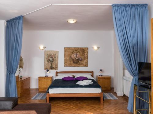 Apartment Vukic - Studio Apartment with Terrace and Garden View
