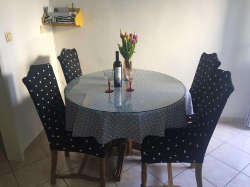 Apartments Roko ST - Economy One Bedroom Apartment with Shared Terrace A2
