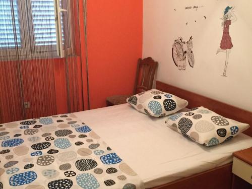 Apartments Roko ST - Economy One Bedroom Apartment with Shared Terrace A2
