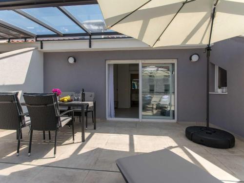 Apartment Gloria - One Bedroom Apartment with Terrace