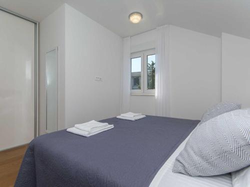 Apartment Gloria - One Bedroom Apartment with Terrace