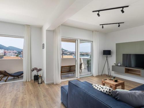 Apartments aMare - Three Bedroom Apartment with Balcony and Sea View