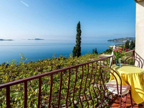 Guest House Fontana - One Bedroom Apartment with Balcony and Sea View