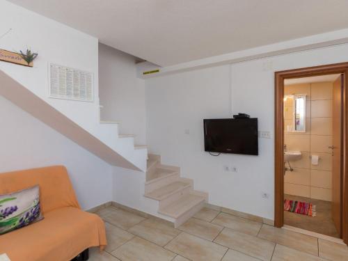 Apartments Lovro - Duplex One Bedroom Apartment with Terrace and Partial Sea View 1