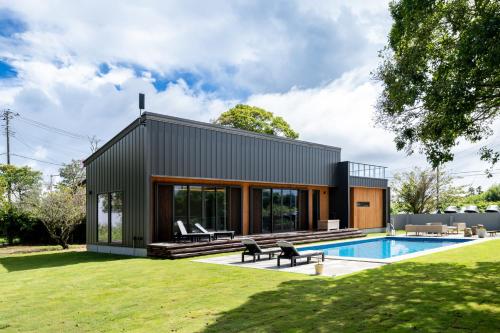 Bazén v ubytování EKVOLI MARINA VILLA, Isumi Garden nebo v jeho okolí