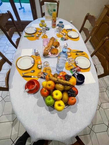 Fotografie z fotogalerie ubytování Chambre climatisée, entre Paris Disneyland, au coeur des Jeux Olympiques canoë-kayak, v destinaci Vaires-sur-Marne