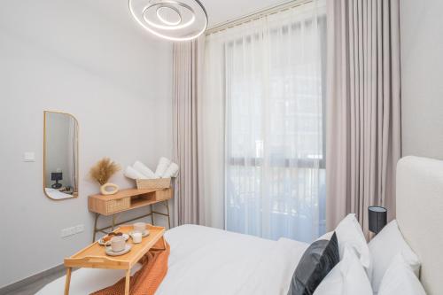 Cozy 1BR Midtown 20 Mins to Mall of Emirates by Vibel