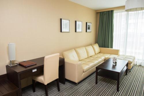 Χώρος καθιστικού στο Best Western Plus Olives City Hotel - Free Pool & Parking