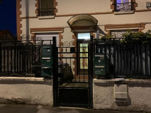 Photo de la galerie de l'établissement Orange Place Bezons, à Bezons