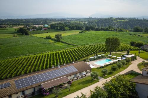 Бассейн в Agriturismo Colle Dei Pivi или поблизости