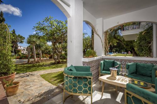 ViVi Homes - Casa Nobu Pool, Garden, Patio & Beach