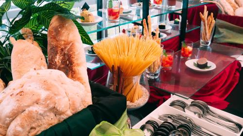 Mad på hotellet eller i nærheden