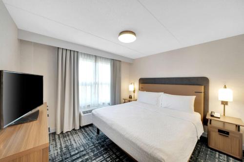 Cama o camas de una habitación en Homewood Suites by Hilton Toronto-Markham