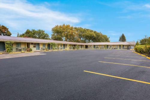 Gallery image of Rodeway Inn in Erie