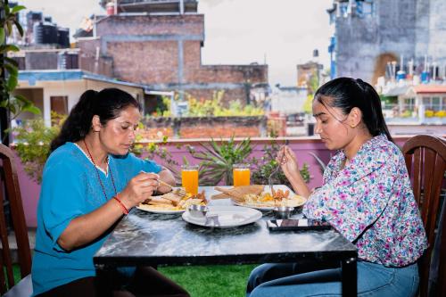 Φαγητό σε αυτό το ξενοδοχείο ή κάπου εκεί κοντά