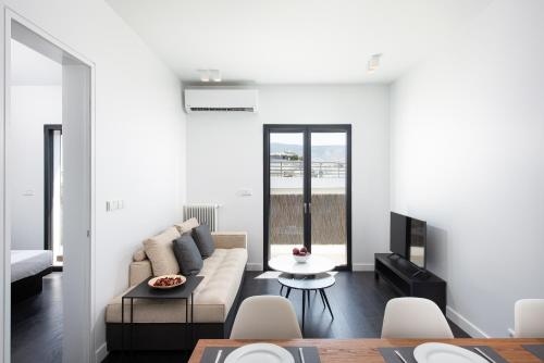 A stylish modern apartment on Makrygianni Str next to Areopagitou and the Acropolis Museum