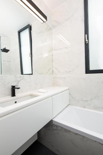 Luxury 1BR by Acropolis Museum & Metro