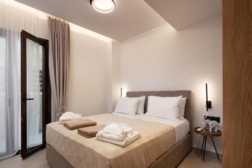 Aria's apt, chic & modern, close to the beach!