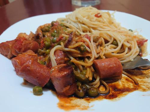 Makanan di atau berdekatan asrama