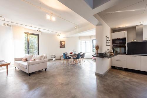 Duplex Walking from the Beach