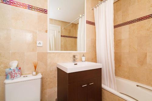 Avalon Apt Costalita Close To The Beach And Golf