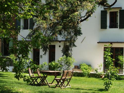Un jardín fuera de Ca' Marsure B&B