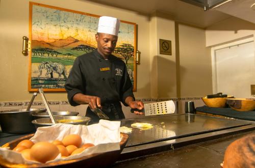 Makanan di atau berdekatan hotel