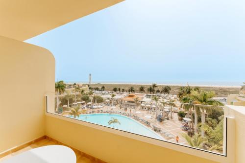 Bazén v ubytování R2 Buganvilla Hotel & Spa nebo v jeho okolí