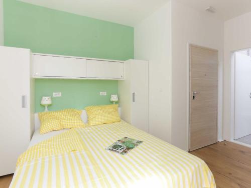 Apartments Villa Karmen - One-Bedroom Apartment with Terrace Olive