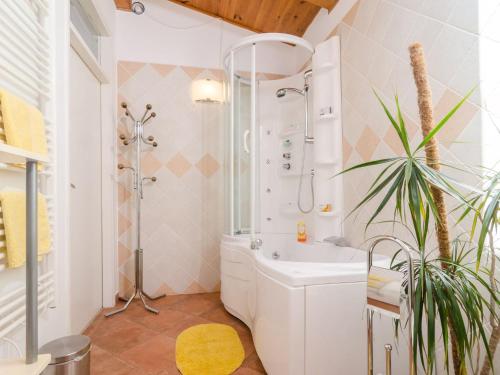 Villa Gemma - Four Bedroom Villa with Terrace and Swimming Pool