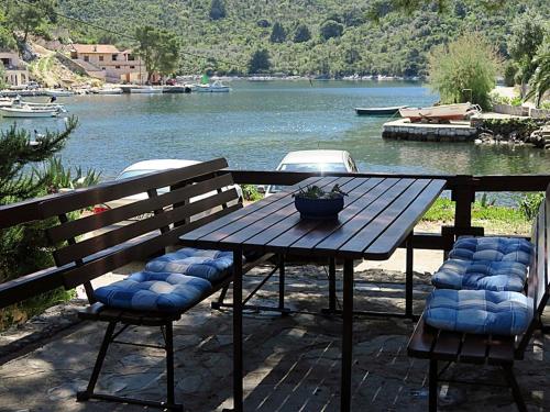 Apartments Vera - Comfort One-Bedroom Apartment with Terrace and Sea View Irena