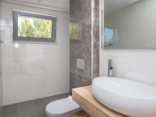 Apartments Dva Galeba - Standard One Bedroom Apartment with Sea View 203