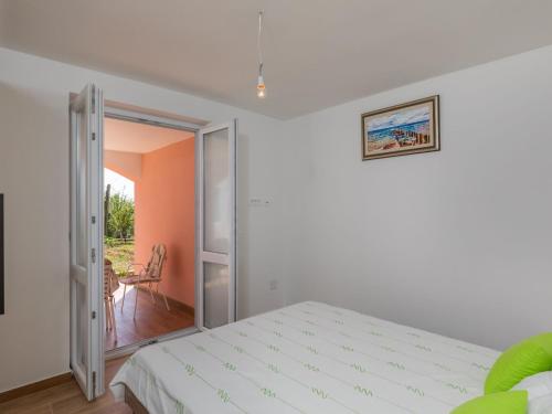 Apartment Nike - Two-Bedroom Apartment with Terrace