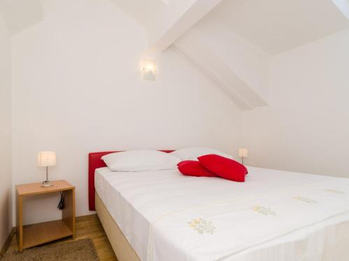 Apartment Emma - Two Bedroom Apartment with Balcony and Sea View
