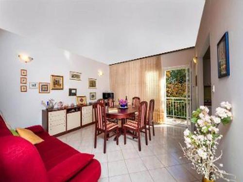 Holiday Home Lido - Three Bedroom Holiday House with Terrace