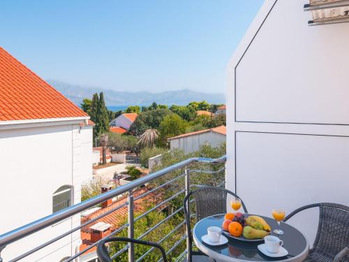 Apartments Island Beat - Two Bedroom Apartment with Balcony and Sea View A2 ST