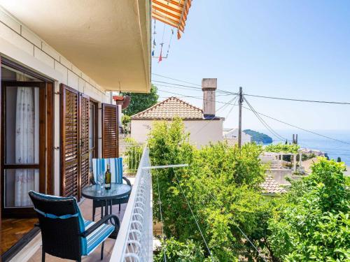 Apartments Stella - Three-Bedroom Apartment with Balcony and Terrace