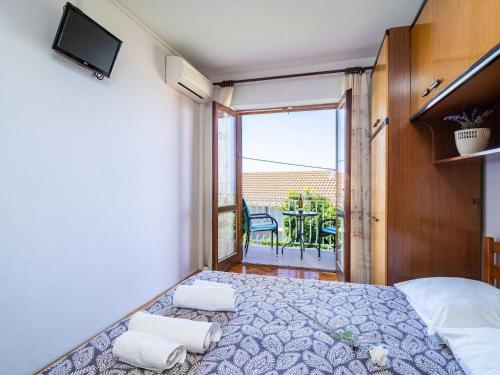 Apartments Stella - Three-Bedroom Apartment with Balcony and Terrace
