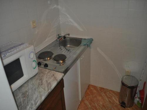 Studio apartment with balcony in Vinisce