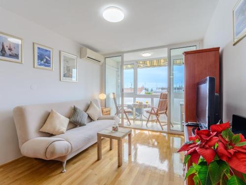 Apartment City Walk ST - Comfort One Bedroom Apartment with Balcony and City View A2
