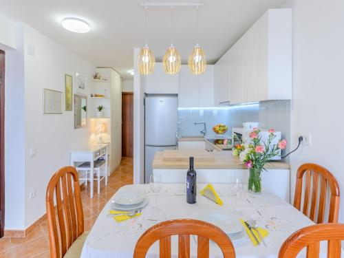 Apartment City Walk ST - Comfort One Bedroom Apartment with Balcony and City View A2