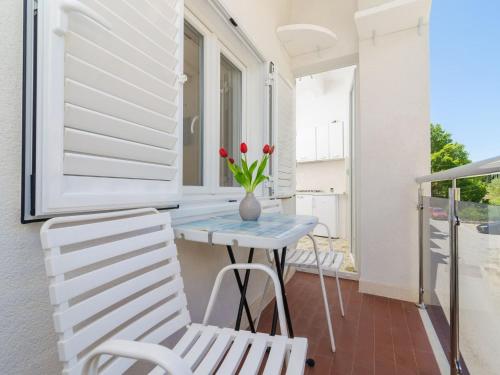Apartments & Rooms Bari i -Comfort One Bedroom Apartment with Balcony and Garden View Apt Preko-5