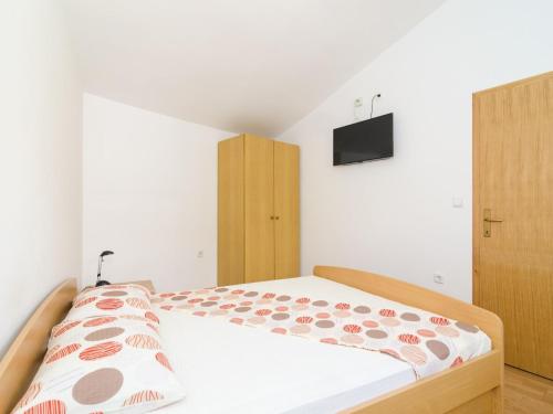 Apartments & Rooms Bari i -Comfort One Bedroom Apartment with Balcony and Garden View Apt Preko-5