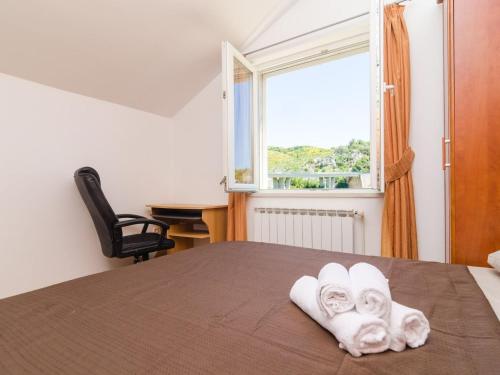 Apartment Feel Phili - Two Bedroom Apartment with Balcony and Sea View