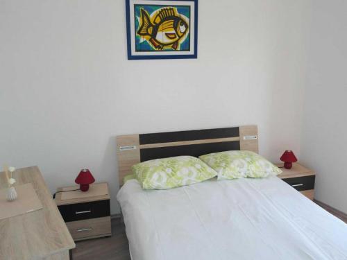 Apartment Ra i - Two-bedroom Apartment with Balcony and Sea View