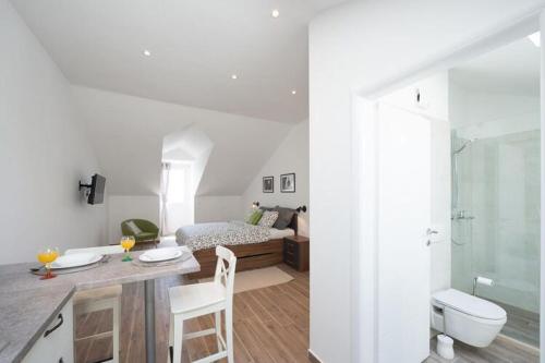 Apartments Horizon - Deluxe Studio with Balcony and Sea View